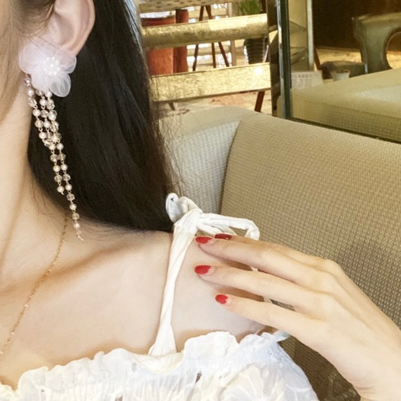 Pearl Crystal Flower Tassel Dangle Drop Earrings - Picture 4 of 4